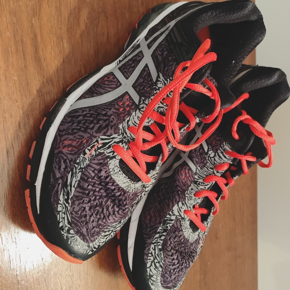 ASICS men’s Gel-Kayano 22 Sz 9.5 Excellent